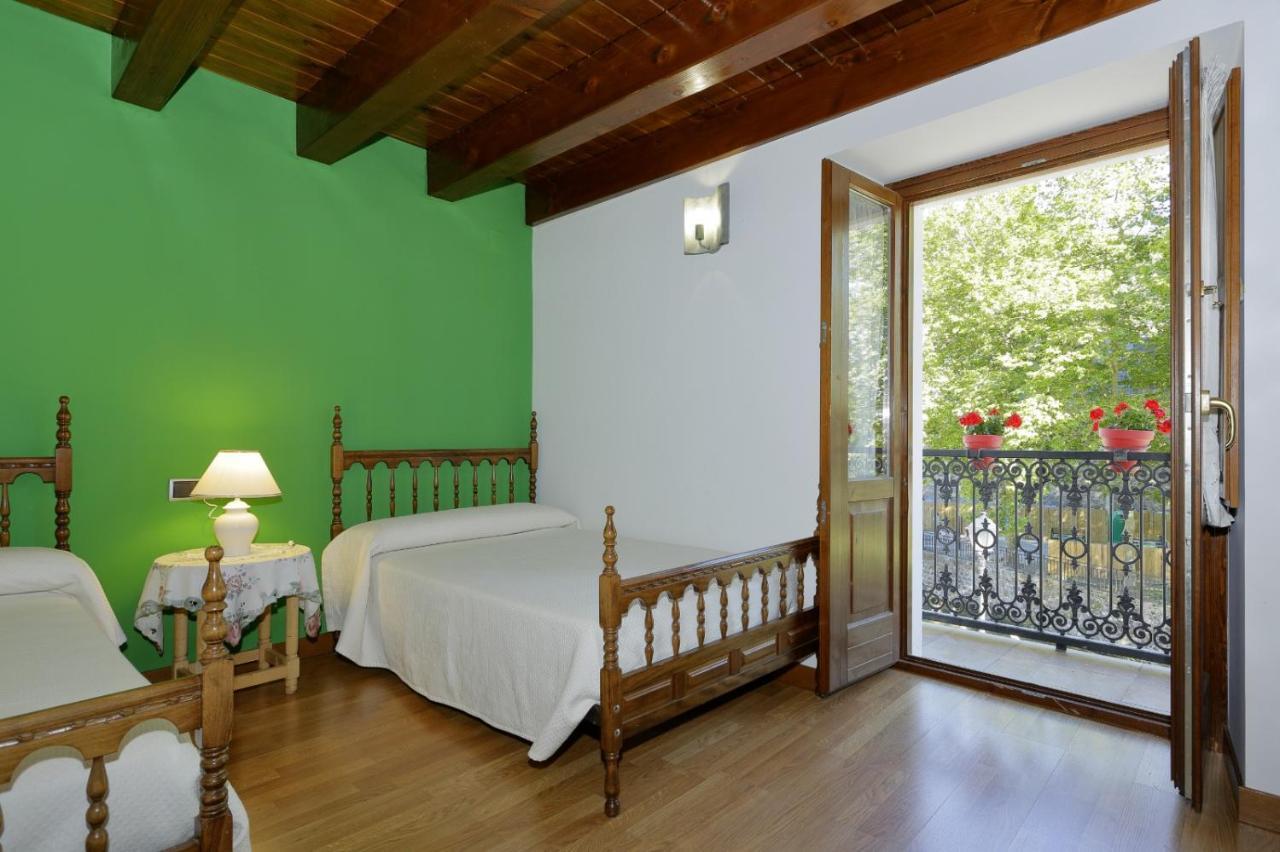 Ferienwohnung Aizkolarienea Ochagavía Exterior foto